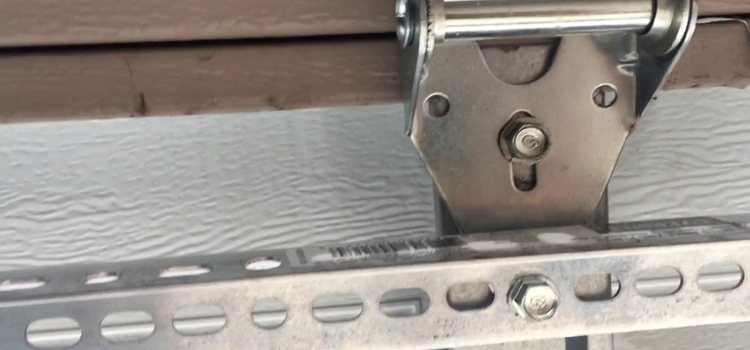 commercial garage door hinges repair in Cheltenham