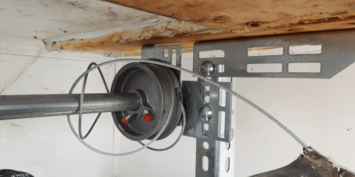 Munno Para West fix garage door cable